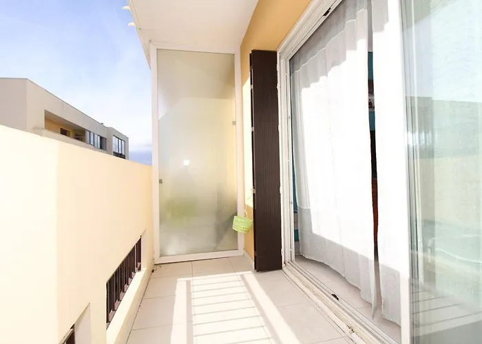 T2 Lumineux à Balaruc-les-bains, Proche Thermes, Parking, Wifi, 2 étoiles - Fr-1-553-130 *